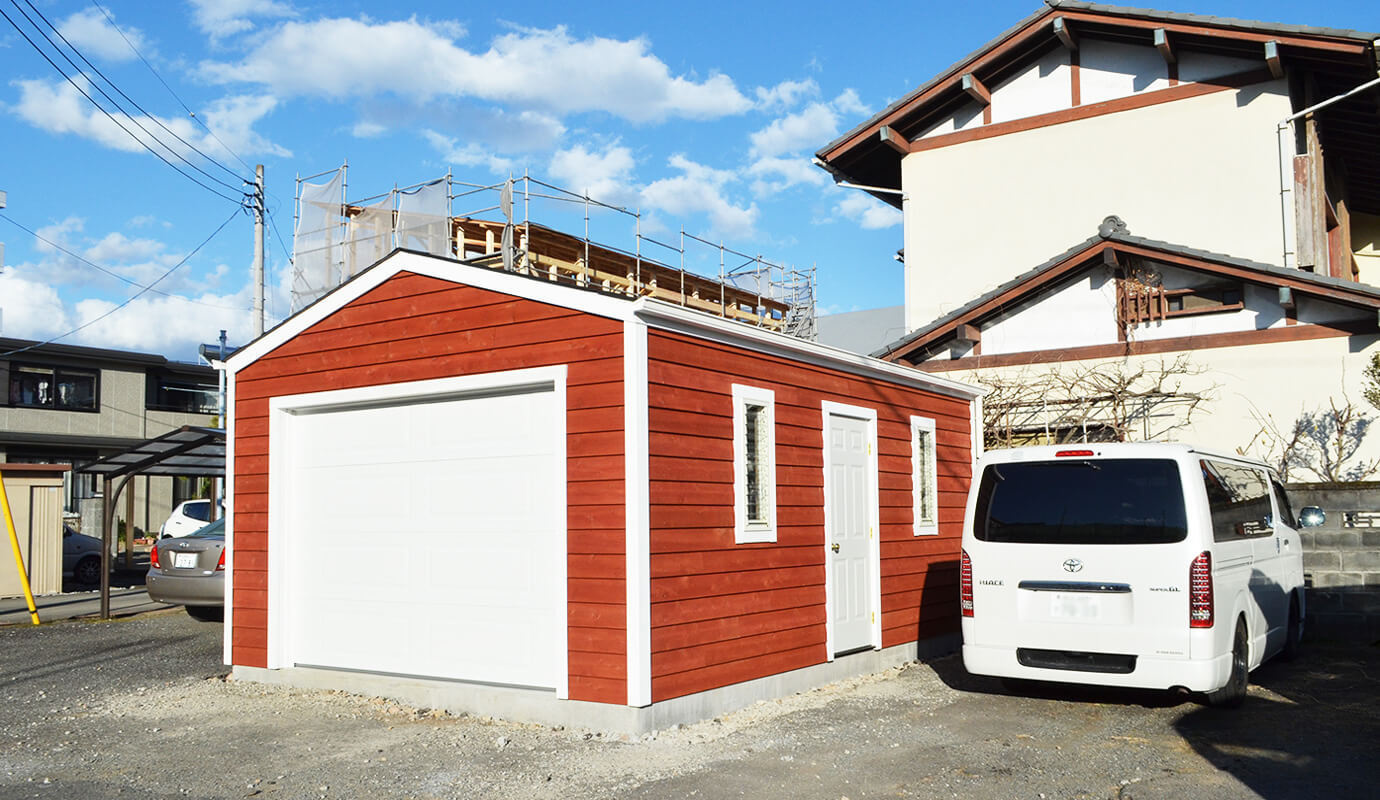 木の質感を生かした木造ガレージG-BB写真