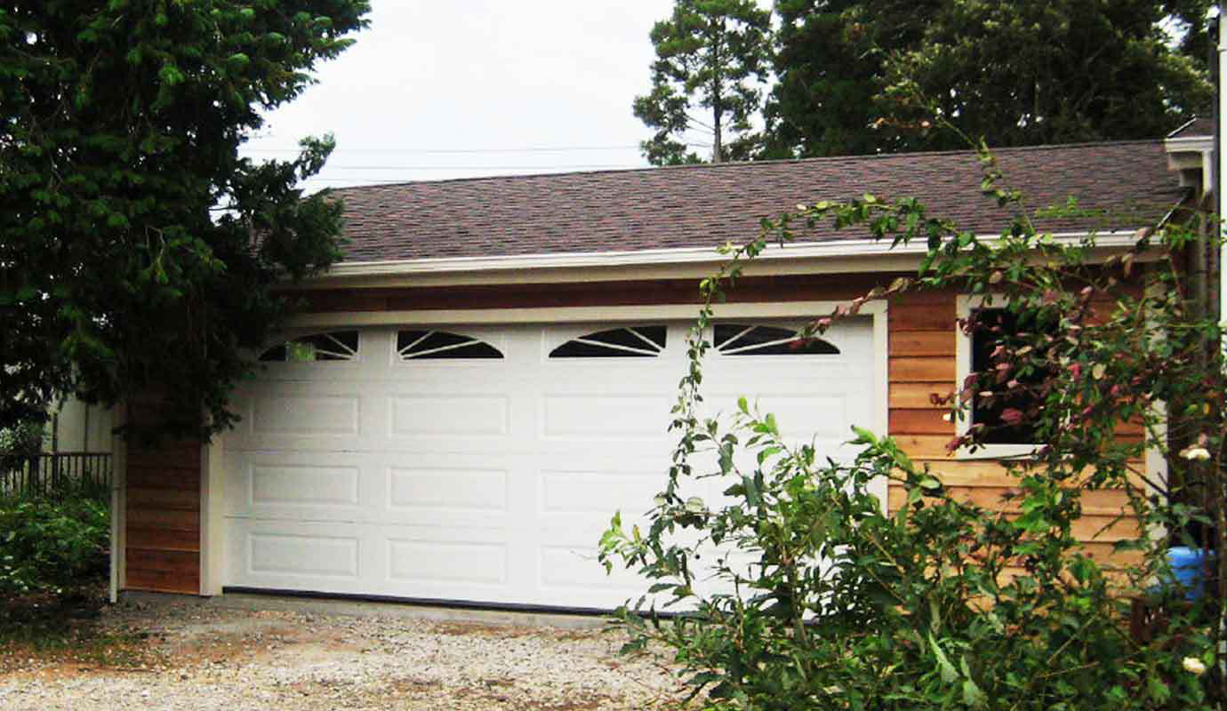 木の質感を生かした木造ガレージG-BB写真