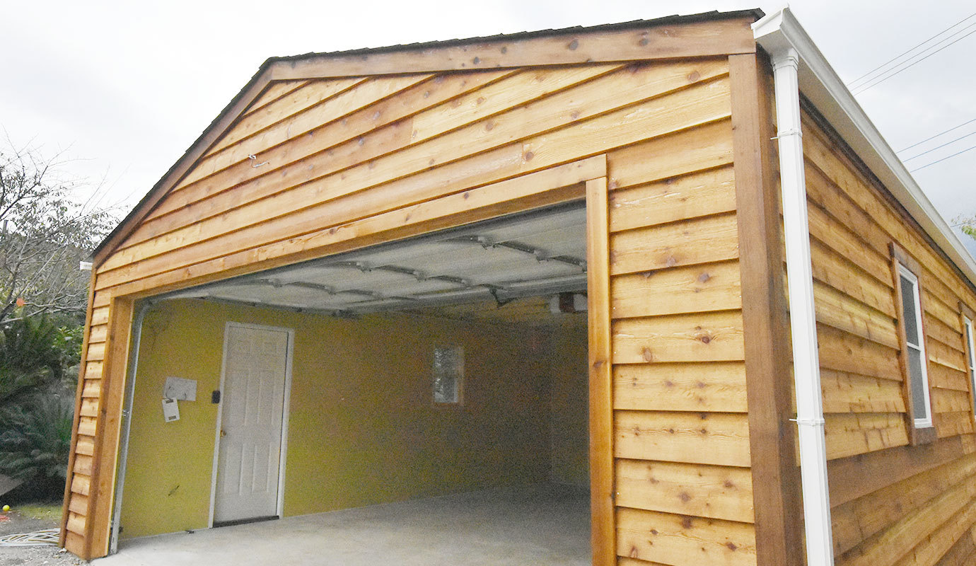 木の質感を生かした木造ガレージG-BB写真