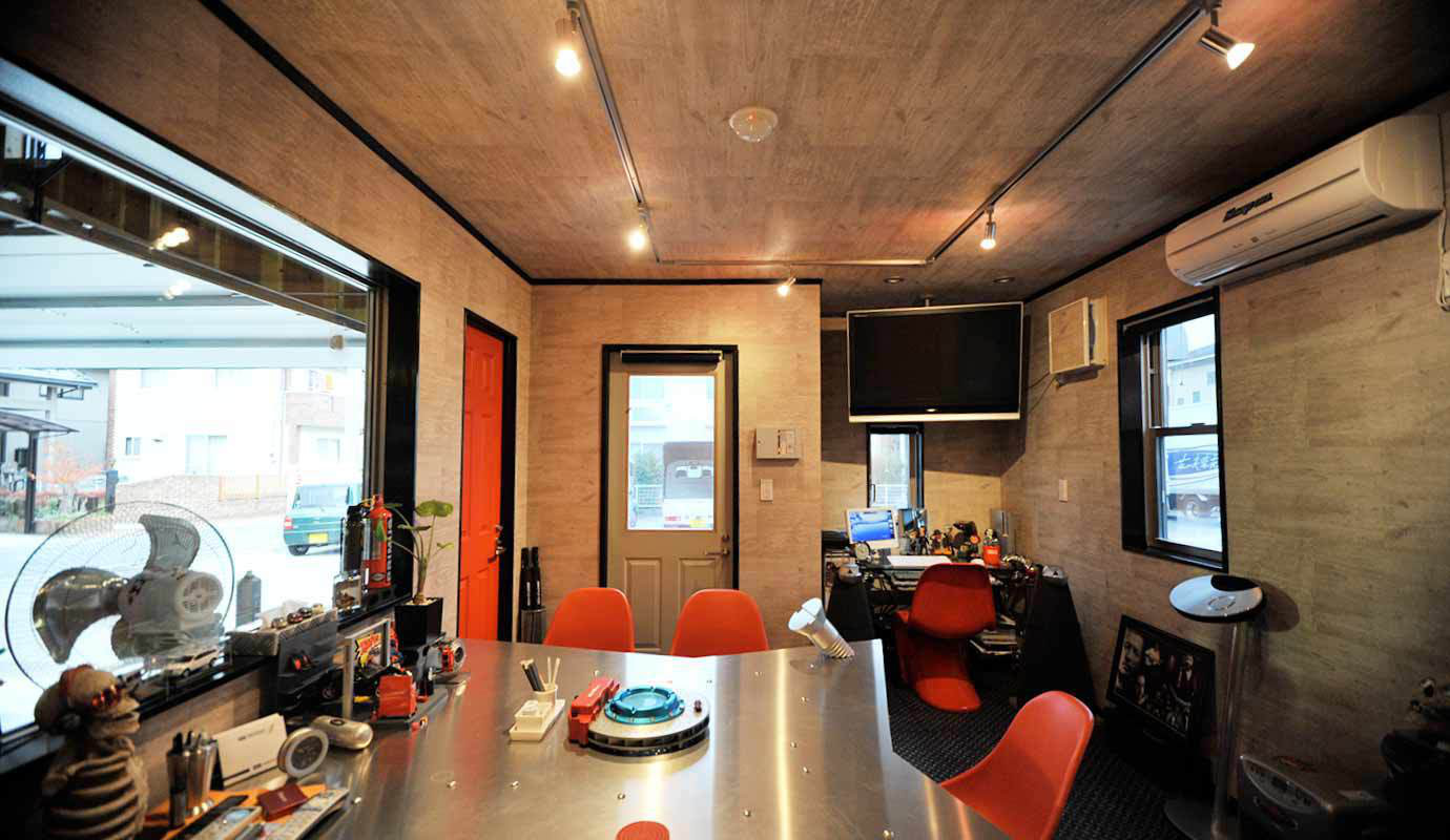 木の質感を生かした木造ガレージG-BB写真