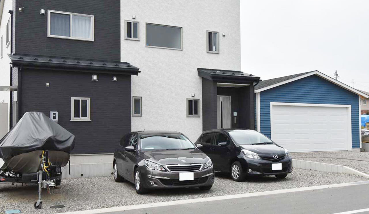 木の質感を生かしたガレージG-BB