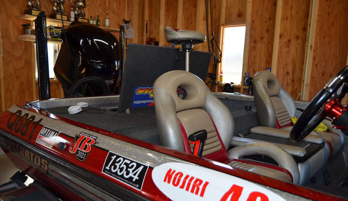 木の質感を生かした木造ガレージG-BB写真