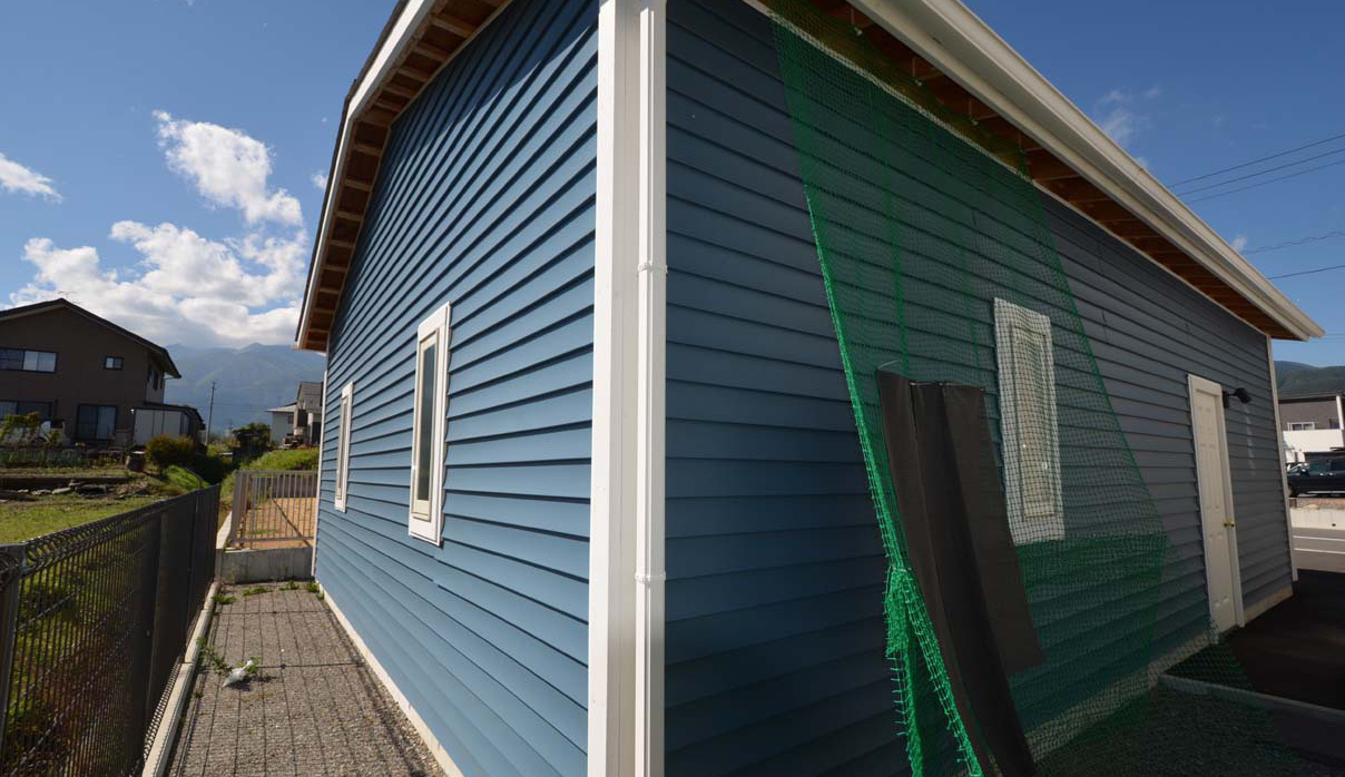 木の質感を生かした木造ガレージG-BB写真