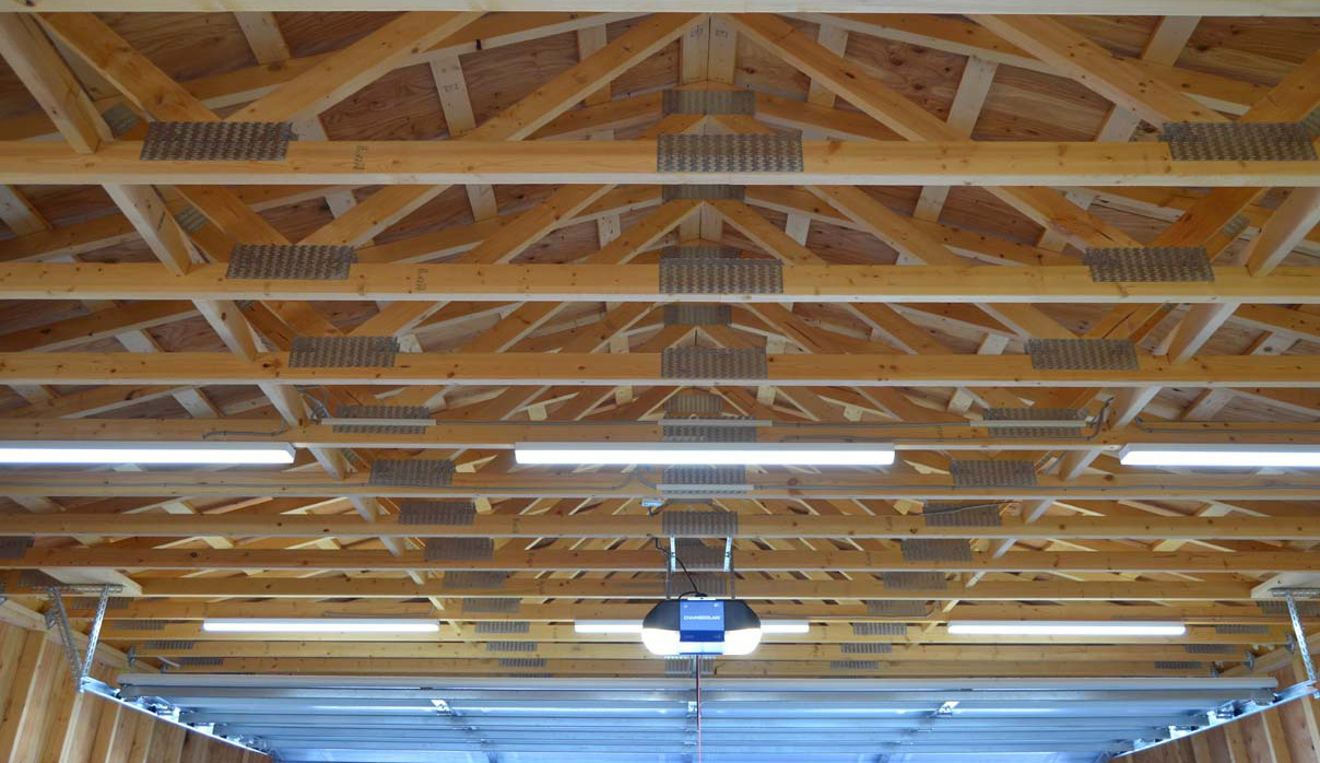 木の質感を生かした木造ガレージG-BB写真