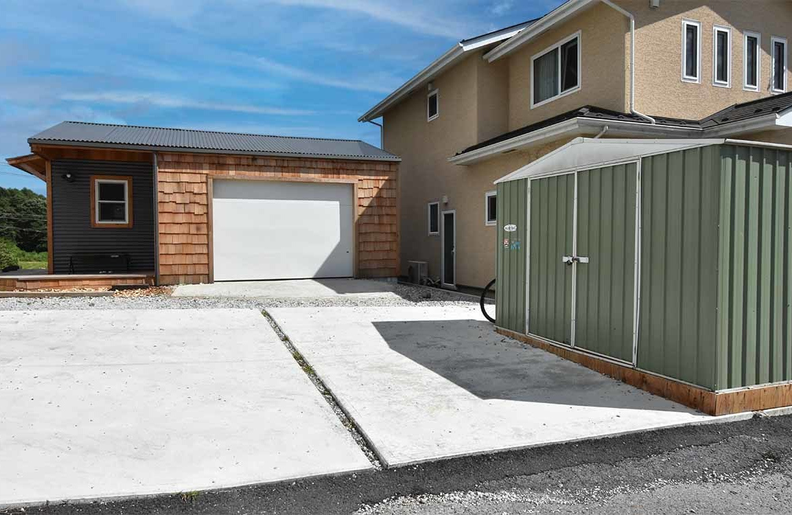 木造ガレージ